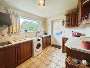 Kitchen - click for photo gallery